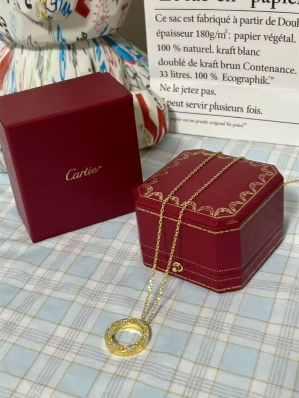 cartier sed Once, Shiny Hardware